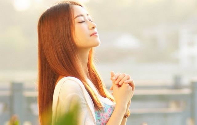 生肖蛇女吸引哪个生肖男，生肖蛇女为什么那么霸气