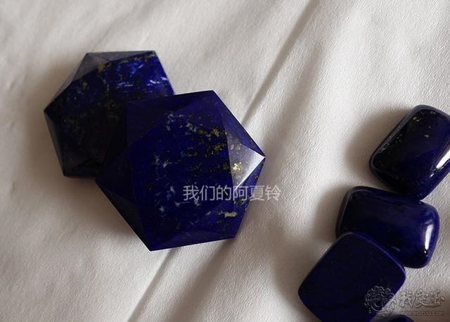 真假青金石对照图片，天然青金石怎样鉴别