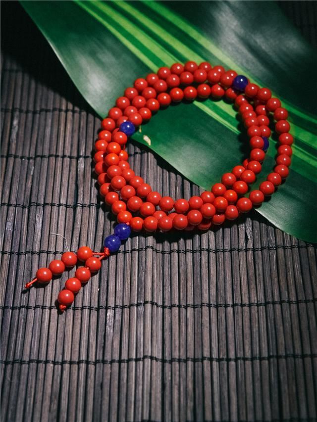 属鸡的人不能佩戴朱砂吗，佩戴朱砂的好处与坏处