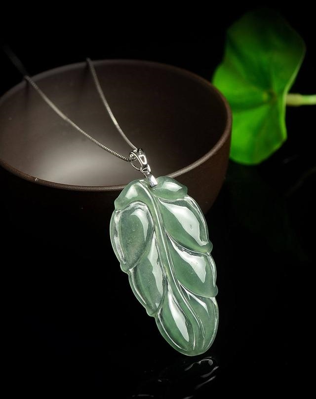 三种女人不适合戴玉，女人不能乱戴玉为什么