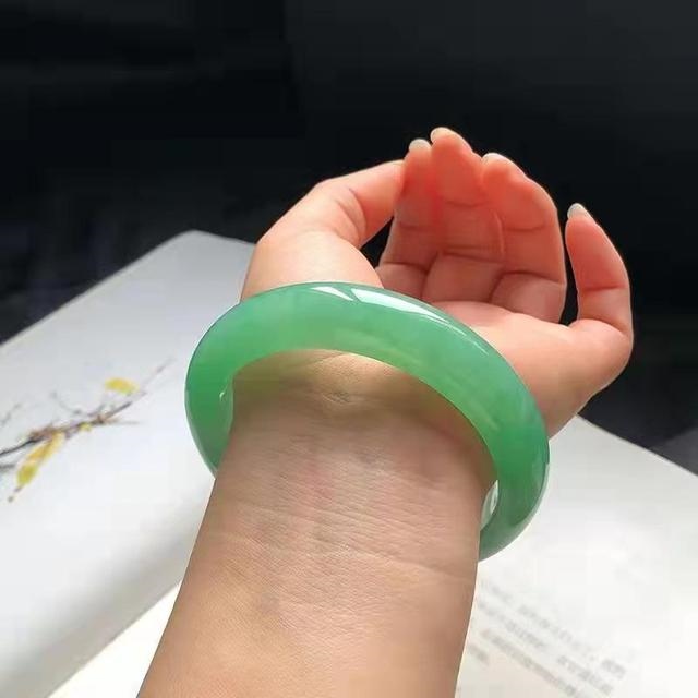 十二生肖戴玉手镯的好处和禁忌，手镯怎么改圈口