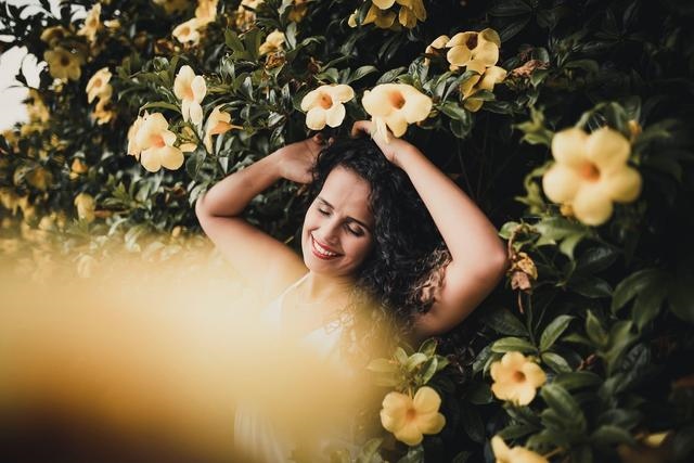 972年属鼠女婚外情,72年属鼠49岁有一灾"