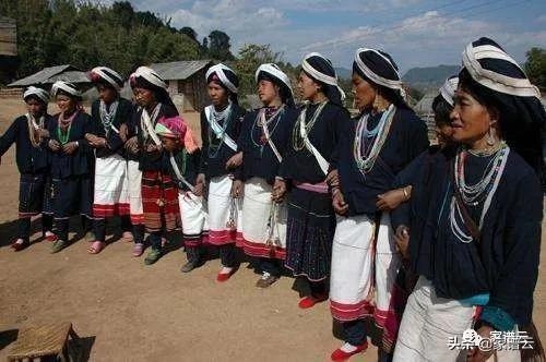 属鸡的人戴银手镯好吗，银手镯的功效与作用