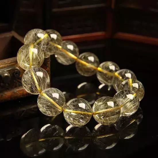 属蛇的身上佩戴什么可以旺财，本命年可以佩戴自己的生肖吗