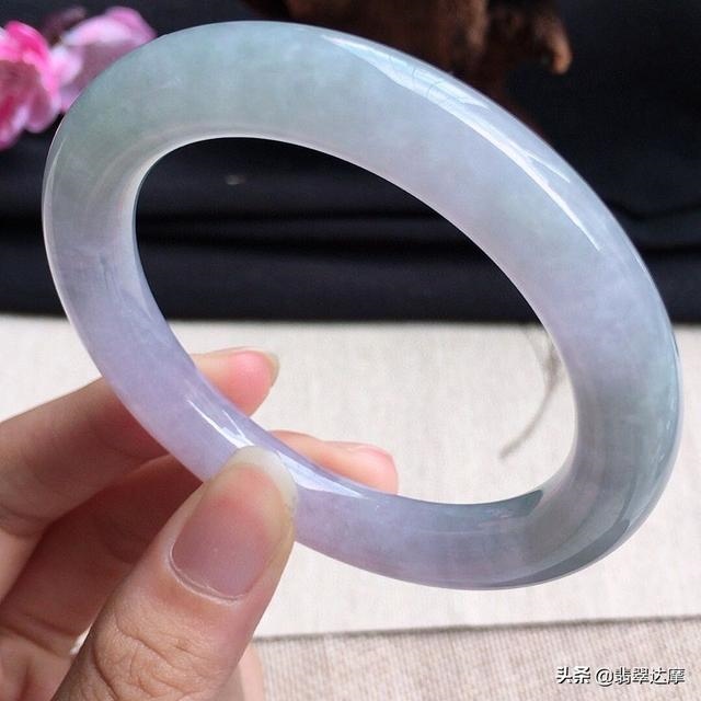 女人佩戴狐狸银手镯好吗,狐狸手镯的戴法头朝哪