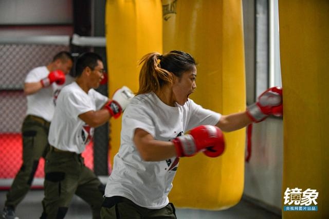 0属龙女更佳结婚年龄，00年属龙女的更佳婚配"