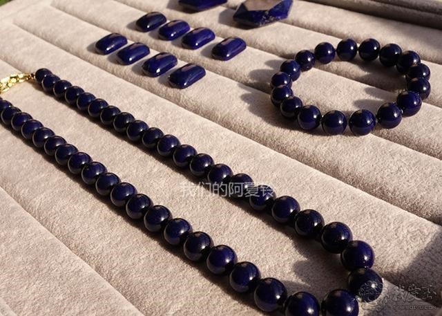 真假青金石对照图片，天然青金石怎样鉴别