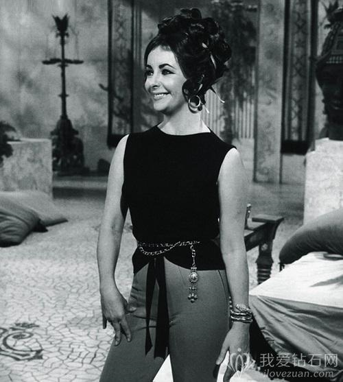 宝格丽蛇形手镯多少钱，宝格丽手镯官