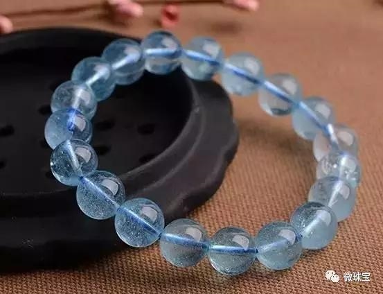 双子座戴什么招财，双子座适合佩戴黄金吗