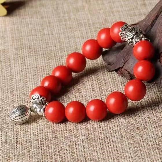 女属马的佩戴什么最旺财，属马人佩戴什么旺自己