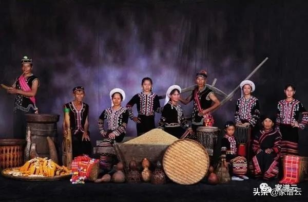 属鸡的人戴银手镯好吗，银手镯的功效与作用