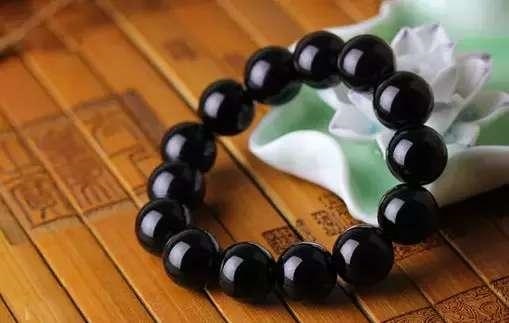 属虎佩戴白水晶，属虎的带黄水晶好吗