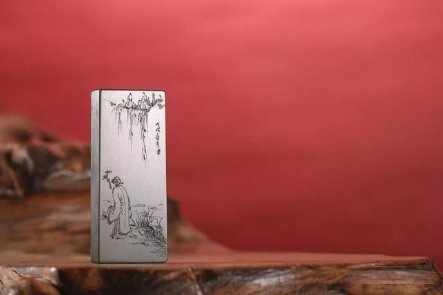 男士戴什么玉坠会旺财，男孩戴玉坠应该带什么