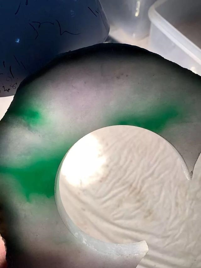 想卖翡翠怎么入行，什么是翡翠的种和水