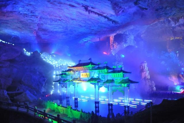 属蛇人2022年冬月运势，猪年对属蛇的人好不好