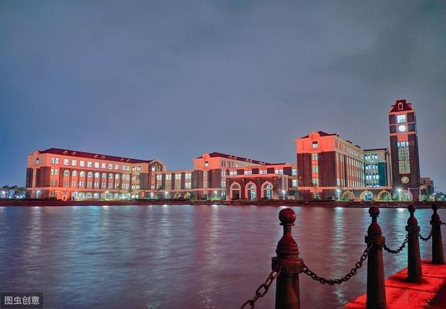 属蛇人2022年冬月运势，猪年对属蛇的人好不好