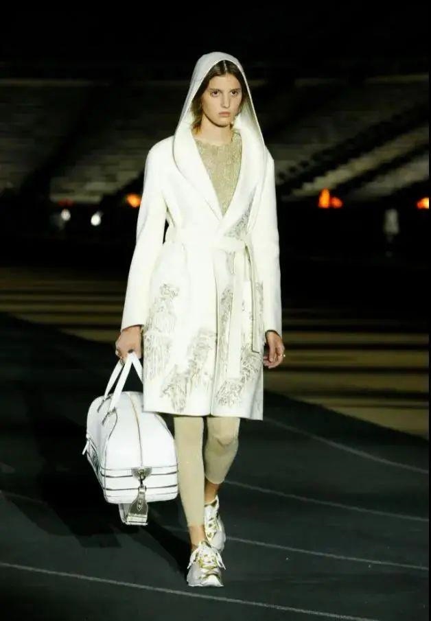 022蛇女感情，1989属蛇一生大劫年"