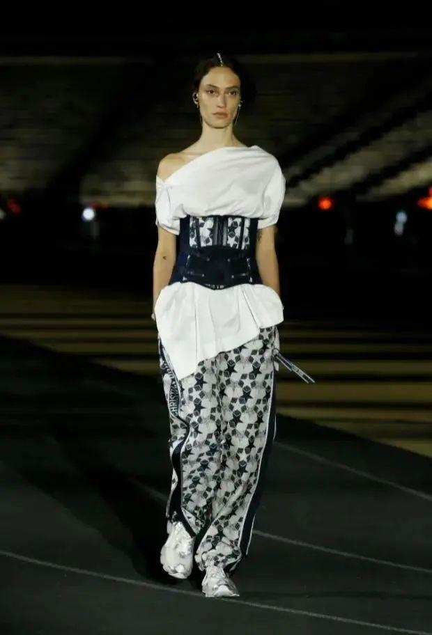 022蛇女感情，1989属蛇一生大劫年"