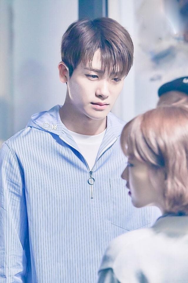 蛇和蛇可以结婚吗好不好在一起，看见两条蛇缠在一起