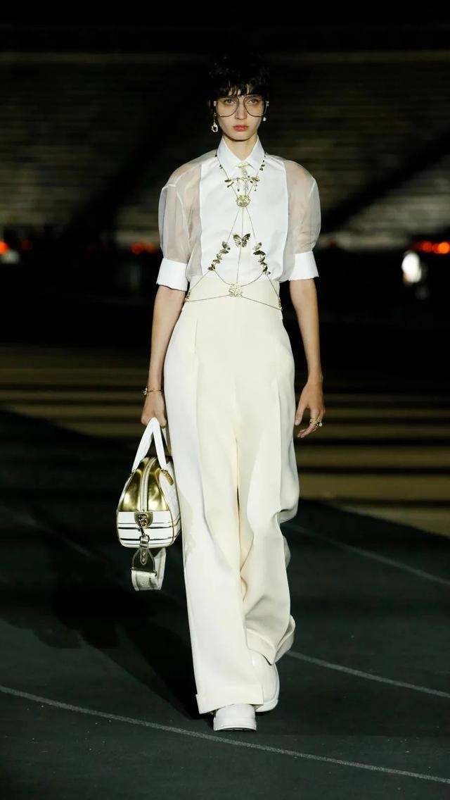 022蛇女感情，1989属蛇一生大劫年"