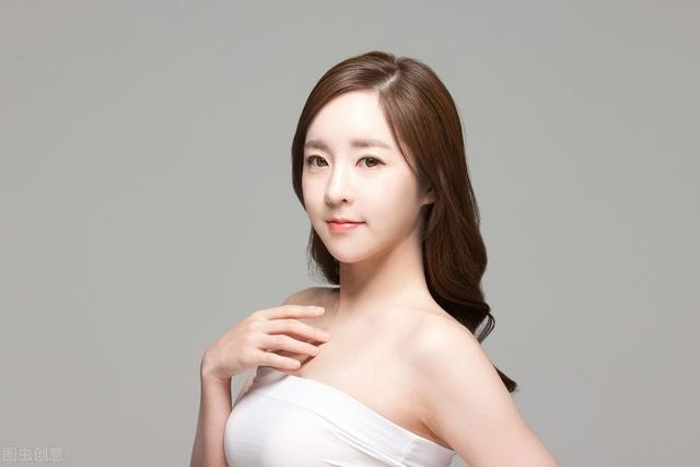 属蛇男喜欢的女人外形，属蛇男喜欢女人床上什么表现