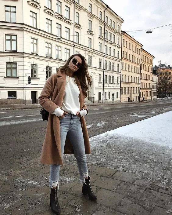 7年属蛇幸运色是什么颜色，玫红色搭配什么颜色"