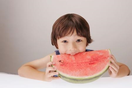 属羊和属蛇的生什么宝宝更好,羊爸爸蛇妈妈生什么宝宝好