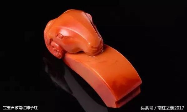 属虎的女人能不能戴南红，什么人适合戴南红