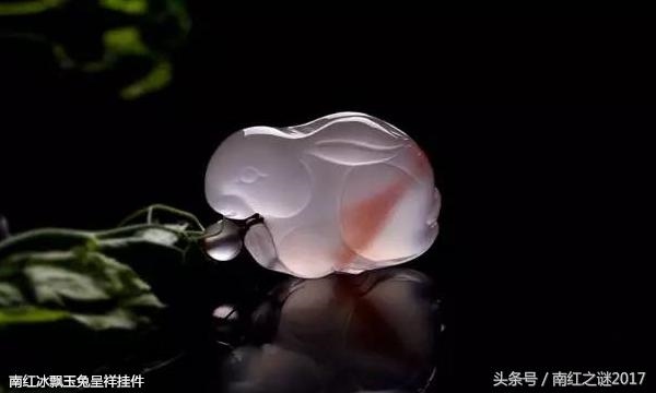 属虎的女人能不能戴南红，什么人适合戴南红