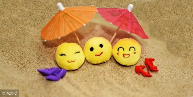 属龙的和属鸡的相配吗婚姻，属鸡93年一生婚姻状况