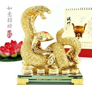 属蛇2022年佩戴什么招财，77年蛇男2022 年必有一难