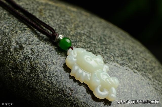 属马适合戴什么玉器好，属马佩戴什么玉器更好