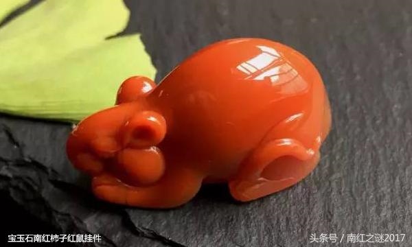 属虎的女人能不能戴南红，什么人适合戴南红