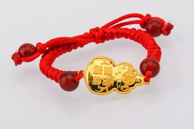 属兔的适合佩戴黄金吗，属兔的人能带金