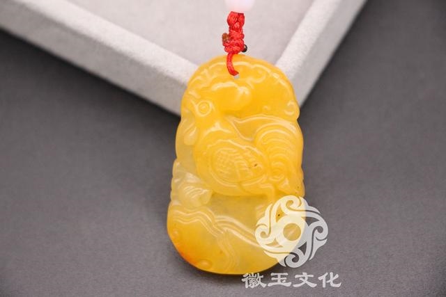 哪些属相不适合戴玉观音，女子脖子上戴玉的禁忌