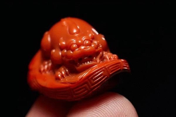 属鸡的戴什么招财转运，属鸡的招财物是什么