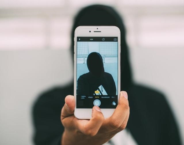 属狗女容易走进属蛇男的内心，属蛇男喜欢属狗女吗