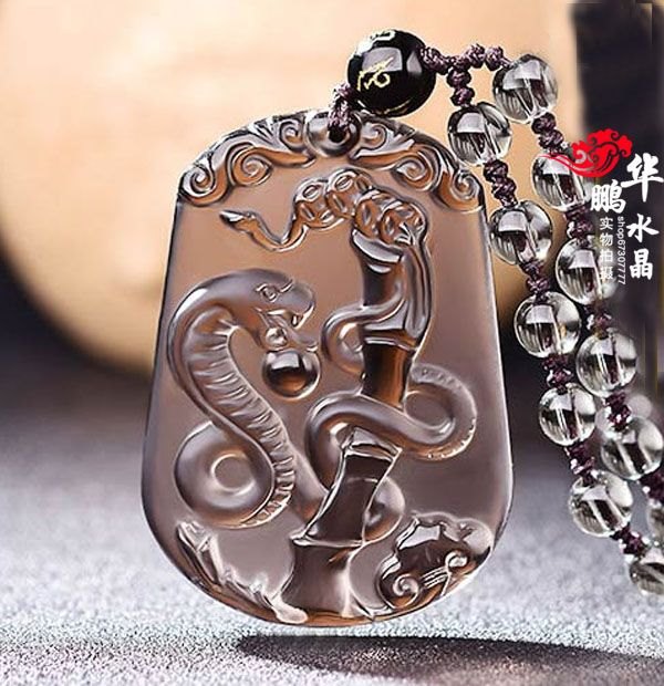 属蛇人佩戴什么吊坠好,2022 年属蛇戴什么饰品