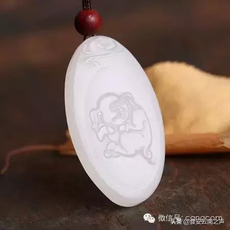 属狗的女人戴银手镯好不好，属狗的带金刚杵手镯好吗