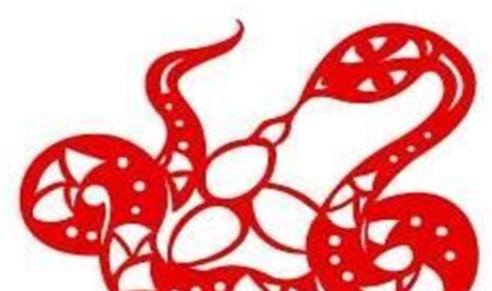 7年属蛇佩戴什么会好运，77年属蛇男2022