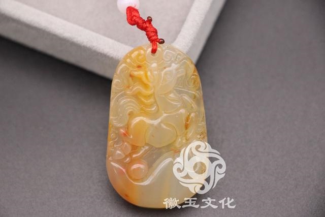 哪些属相不适合戴玉观音，女子脖子上戴玉的禁忌