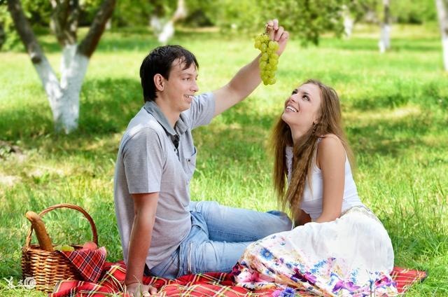 蛇男最宠哪个生肖女，属蛇男人对情人好吗