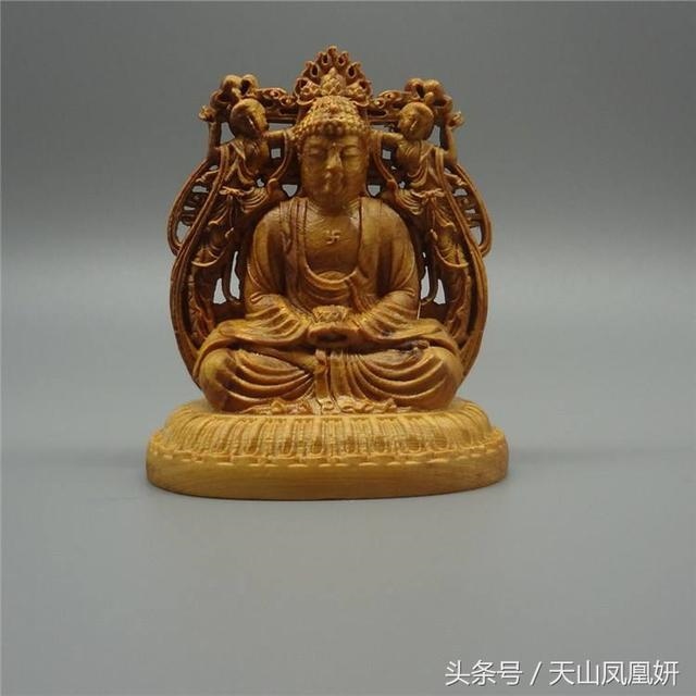 属龙88年车内摆件，属龙的车里摆放什么吉利