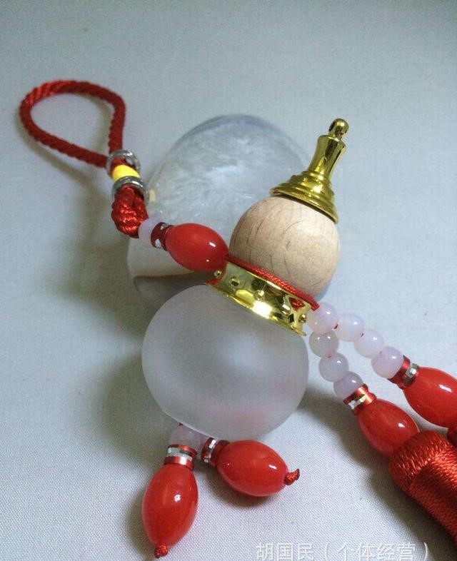 属龙的车内可挂哪些挂件，属龙车内摆什么挂件好