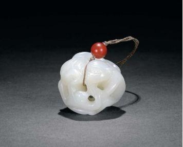 属蛇的戴蛇的玉坠好吗，男士戴什么玉坠比较好