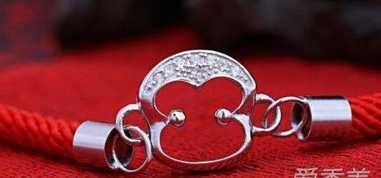 属虎的本命年佩戴什么吉祥物，虎年本命年女性佩戴什么好