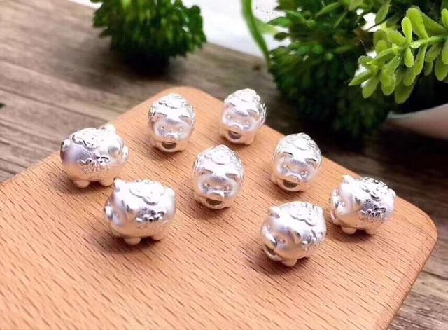 生肖虎适合戴什么转运珠，2022 年运势12生肖运势