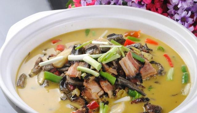 农历八月蛇男性格，蛇几月出生最苦命