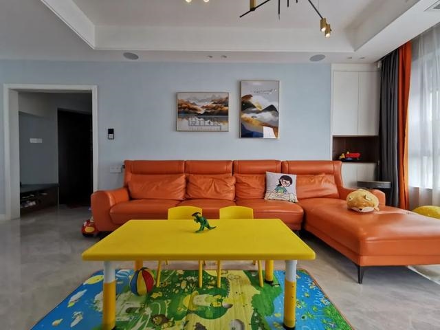 客厅挂什么画好看，客厅适合挂什么画风水好