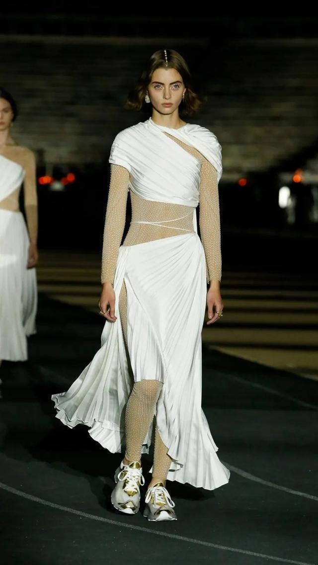 022蛇女感情，1989属蛇一生大劫年"